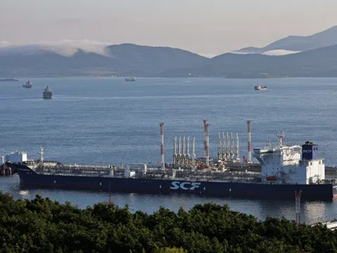 Tàu Sovcomflot vẫn ra khơi với đầy ắp dầu Nga bất chấp trần giá của G7