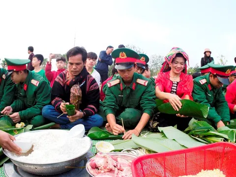 Chương trình ‘Bánh chưng xanh - Tết vì người nghèo’ năm 2025