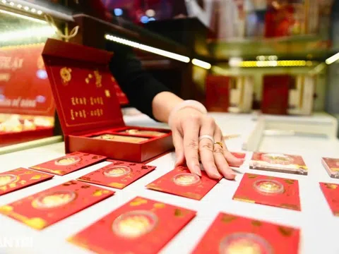 Giá vàng miếng SJC và vàng nhẫn tiếp tục tăng mạnh
