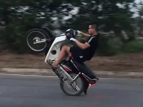 Năm 2026, đi xe bốc đầu bị phạt thế nào theo Nghị định 168?