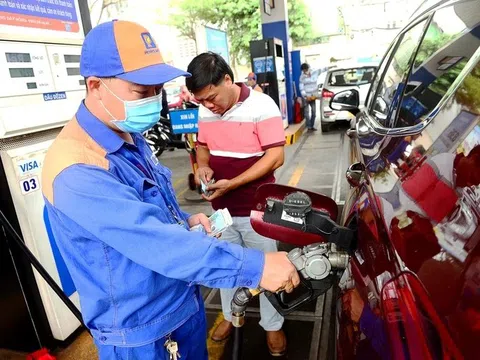 Xăng dầu tăng dựng đứng ngày 20/3: RON 95 vượt 30.000 đồng/lít, có loại vọt gần 9.000 đồng/lít