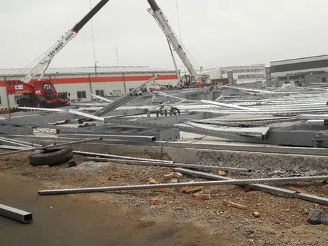 Nhà xưởng 5.000 mét vuông đổ sập trong Khu công nghiệp Tràng Duệ