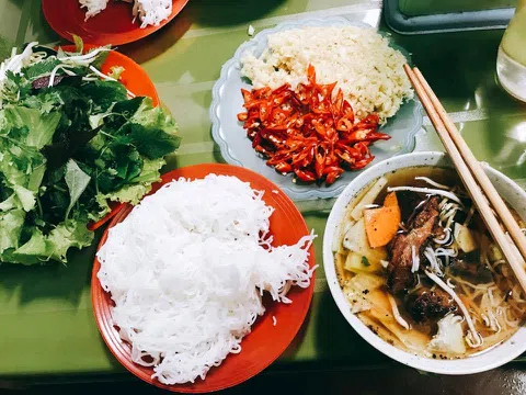 Những quán ăn nổi tiếng có thâm niên 20 năm mà ai cũng biết ở đất Hà Thành