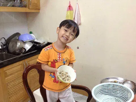 Chuyện người mẹ ung thư mỗi ngày âm thầm dạy con trai 4 tuổi tự nấu ăn suốt 3 năm