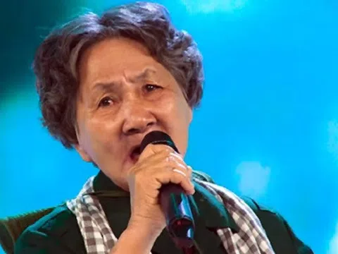 Cụ bà 80 tuổi thi hát gây phấn khích