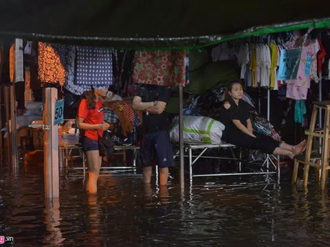 Thời tiết ngày 13/5: Hà Nội mưa rào, Sài Gòn nóng 35 độ C