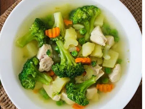 Công thức đơn giản nấu súp gà rau củ thơm ngon ngọt lành