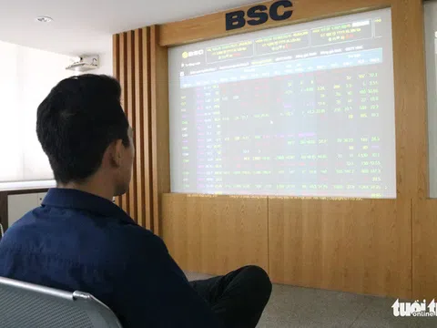 Nhà đầu tư chốt lời, cổ phiếu ngân hàng rớt giá
