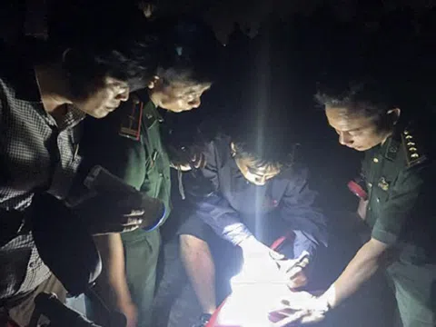 Khách nước ngoài bị lạc khi trekking rừng Sơn Trà