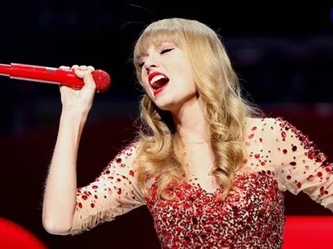 Chàng trai \'được\' Taylor Swift hát đệm khi cầu hôn