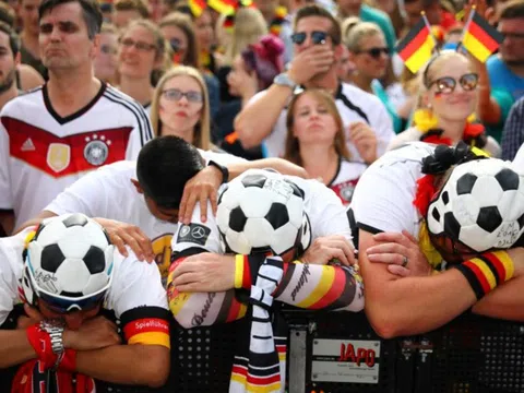 Chùm ảnh: Những giọt nước mắt đắng cay của người Đức