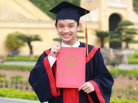 “Thâm cung bí sử” về cậu bé đỗ 4 trường chuyên tại Hà Nội