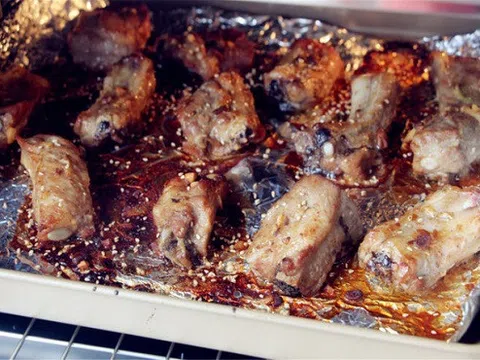 Cuối tuần đãi cả nhà sườn nướng mềm ngon thơm phức