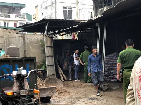 Hà Nội: Cháy kho hàng vật liệu xây dựng, một công nhân bị thương