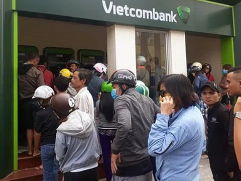 Sau “hoãn binh”, 4 ông lớn ngân hàng quyết tăng phí ATM