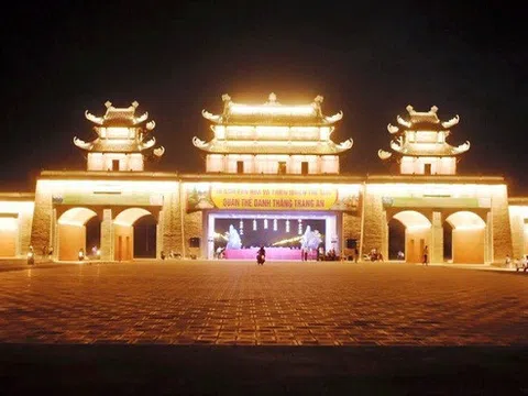 Chiêm ngắm những cổng tam quan có “1-0-2” ở Ninh Bình