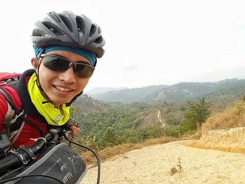 Chàng trai đạp xe đạp chinh phục Tà Năng – Phan Dũng