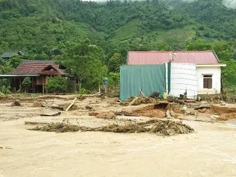 Nghệ An: Thiệt hại hơn 600 tỷ, 300 nhà dân vẫn đang bị cô lập sau bão