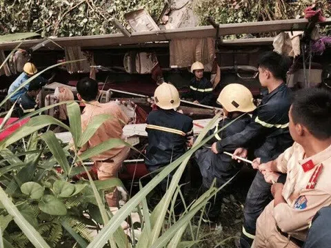 Khởi tố hình sự vụ xe khách rơi xuống vực khiến 4 người chết ở Cao Bằng