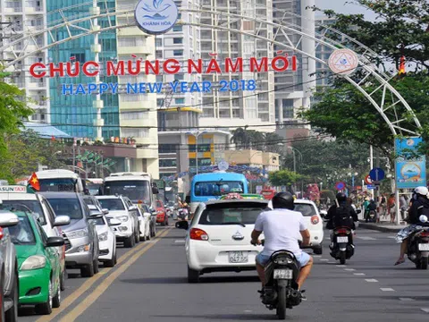 Du lịch Nha Trang dễ dàng và tiết kiệm hơn nhờ xe công nghệ