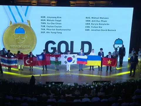 Việt Nam giành 1 Huy chương Vàng tại Olympic Hóa học quốc tế năm 2018