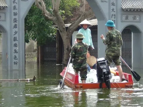 Gần 3.000 ngôi nhà chìm trong biển nước, 5.000 người phải sơ tán