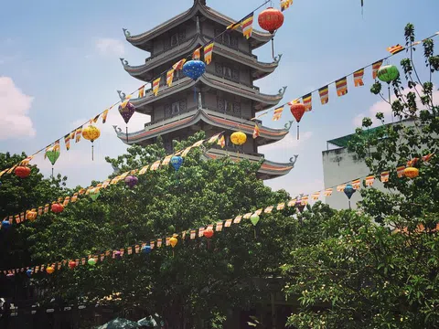 Top 5 ngôi chùa nổi tiếng linh thiêng không thể bỏ qua mùa Vu Lan ở Sài Gòn