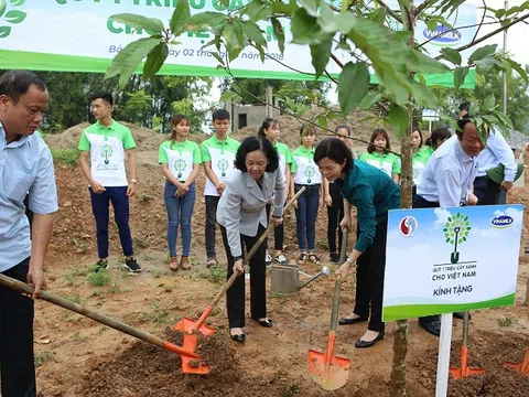 Phát huy đạo lý “Uống nước nhớ nguồn” – Vinamilk trồng 100.000 cây xanh