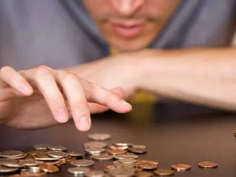 Đây là tướng đàn ông ki bo, toan tính từng hào chị em nên tránh xa