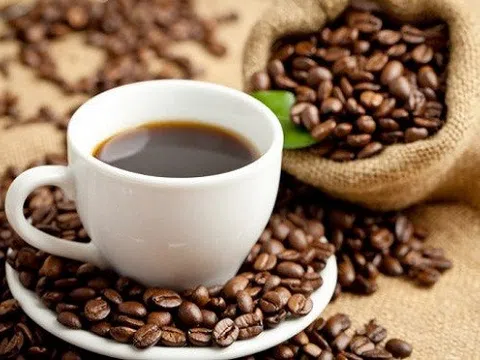 Cà phê toàn cầu chịu áp lực dư cung, tiếp tục giảm giá