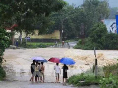 Mưa lũ ở Nghệ An khiến 5 người chết, nhiều tuyến đường bị cô lập hoàn toàn