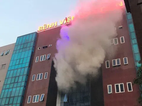 Hà Nội: Bệnh viện Bưu Điện bốc cháy nghi ngút, khiến nhiều bệnh nhân hoảng sợ 