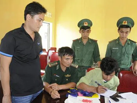 Bắt giữ đối tượng người Lào vận chuyển 3.000 viên ma túy tổng hợp về Việt Nam