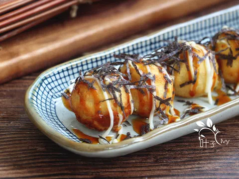 Học làm ngay món bánh bạch tuộc nướng kiểu Nhật ăn một lần là mê