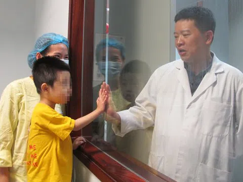 Thanh Hoá: Cảm động bà nội 60 tuổi hiến gan cứu sống cháu trai teo ống mật bẩm sinh