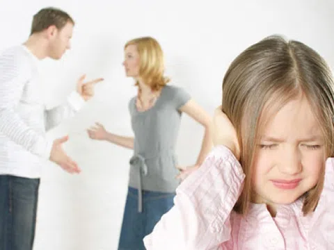 Những hậu quả khôn lường khi cha mẹ thường xuyên cãi nhau trước mặt con