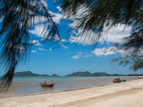 Vẻ đẹp ngất ngây của 6 bãi biển tuyệt đẹp ở gần Bangkok