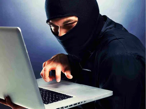 Người phụ nữ sập bẫy trai ngoại với món quà ảo 1,5 tỷ USD