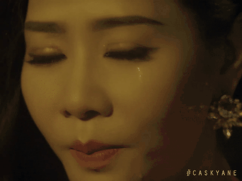 Chẳng còn bóng dáng `nữ hoàng nhạc dance`, Thu Minh khóc nức nở trong teaser mới 