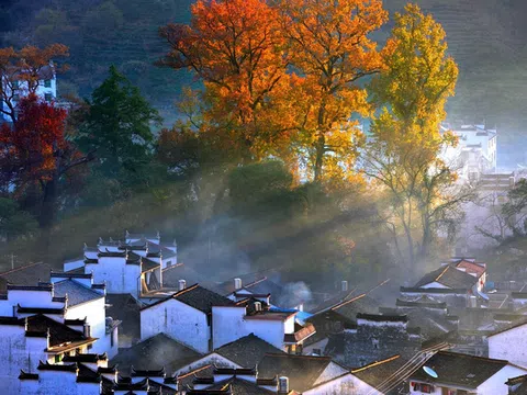 Mùa thu ghé thăm những cổ trấn Trung Quốc với cảnh sắc tráng lệ lại rất đỗi bình yên