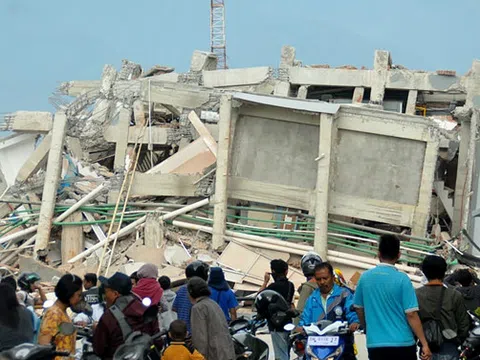 10 sinh viên Việt Nam bị mắc kẹt nhưng vẫn an toàn tại Palu sau động đất, sóng thần