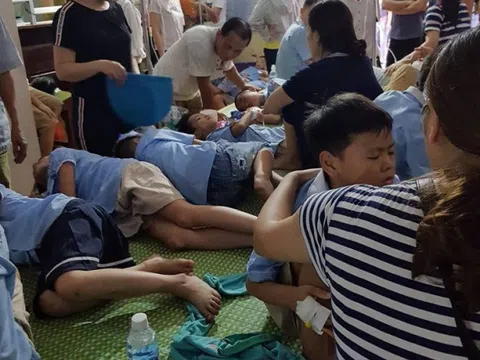 Ninh Bình: Khoảng 100 học sinh tiểu học nhập viện sau bữa trưa tại trường