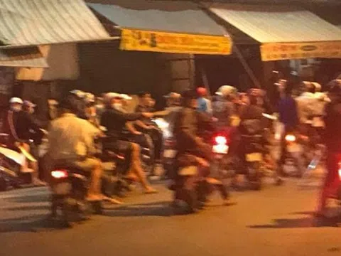 Hai nhóm thanh niên hỗn chiến kinh hoàng náo loạn đường phố Sài Gòn