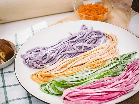 Bí quyết làm mì sợi nhiều màu từ rau củ cực đơn giản ngay tại nhà