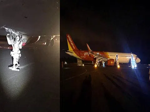 Hai phi công của máy bay rơi bánh bị thu bằng lái