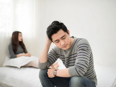 Biết tôi bị bệnh nam khoa, vợ đã làm một việc khiến tôi mất mặt