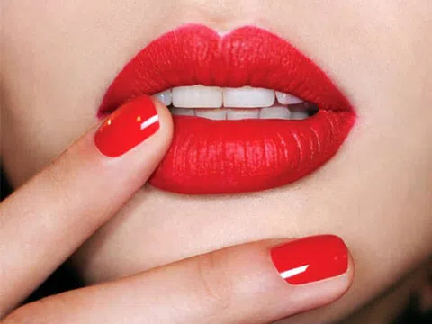 Bí quyết trị thâm môi bằng vitamin E cho đôi môi căng mọng, hồng hào