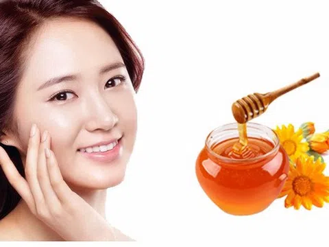 Bí quyết dưỡng môi trị thâm bằng mật ong