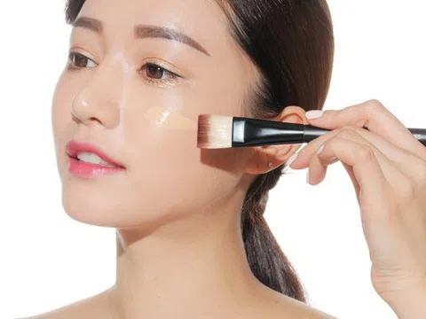 Bí quyết make up trong veo cho ngày hè thêm phần rạng rỡ