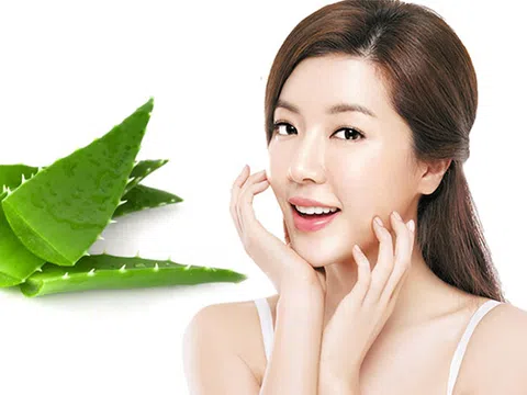 Bật mí cho chị em 3 công thức trắng da bằng nha đam 